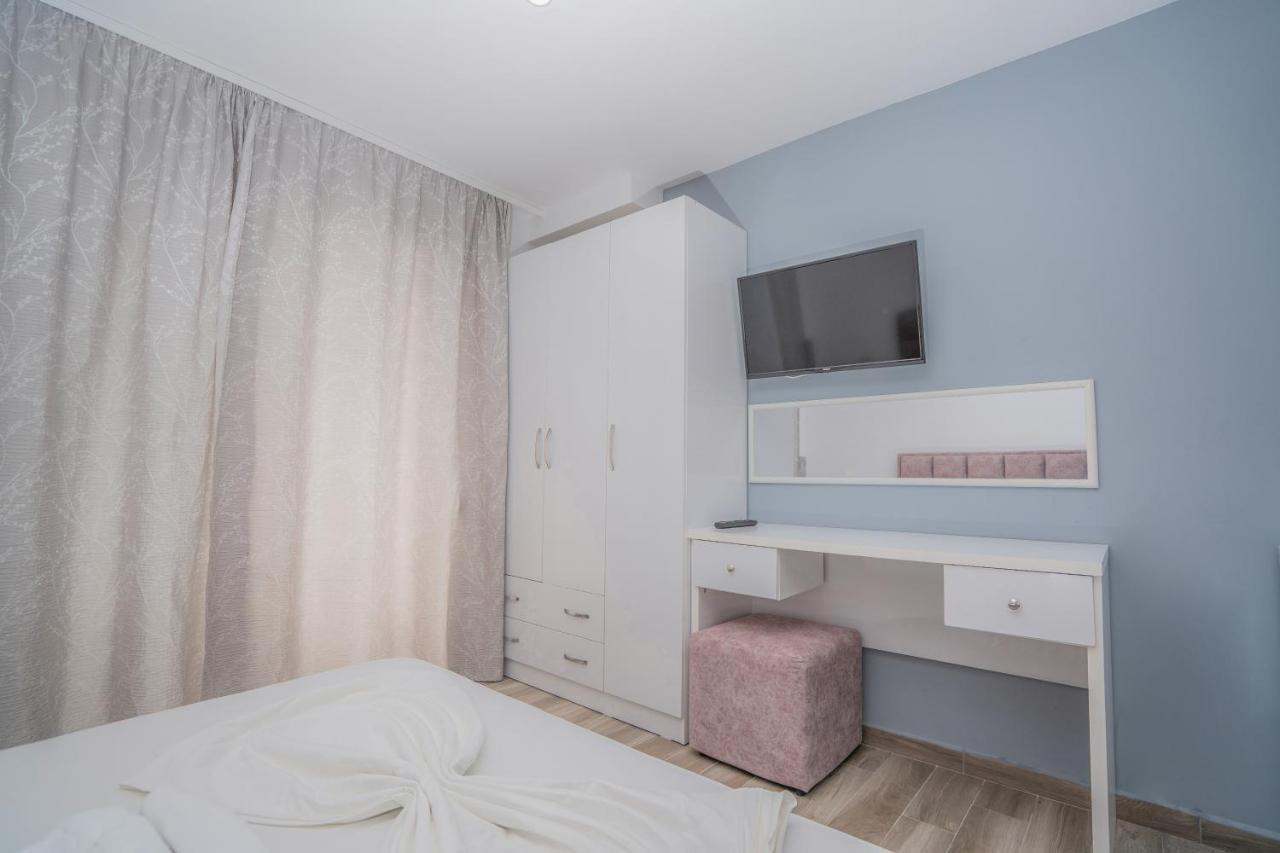 Hotel Klebrido Дуррес Екстер'єр фото