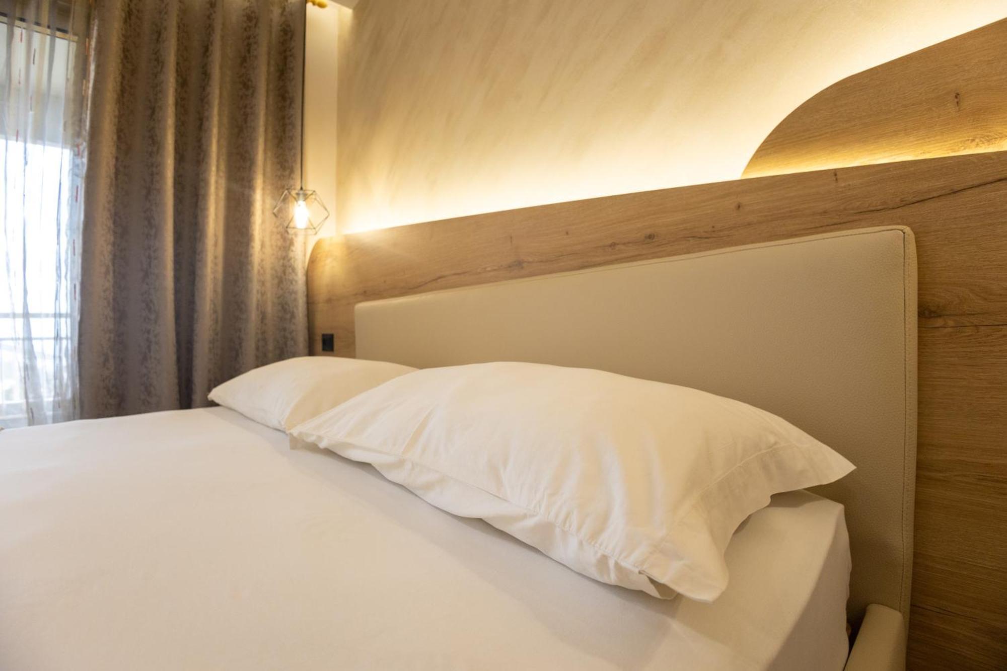 Hotel Klebrido Дуррес Екстер'єр фото