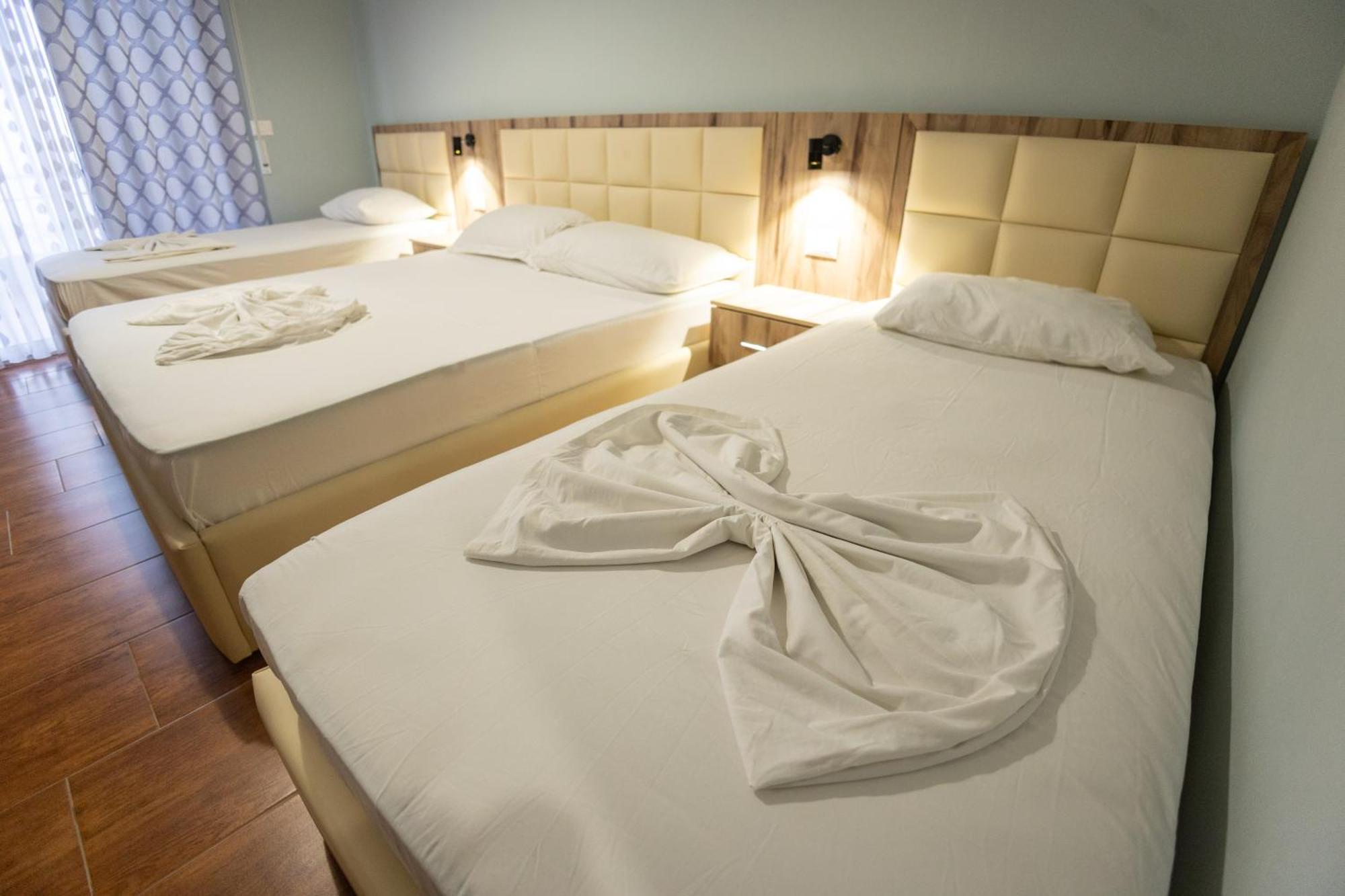 Hotel Klebrido Дуррес Екстер'єр фото