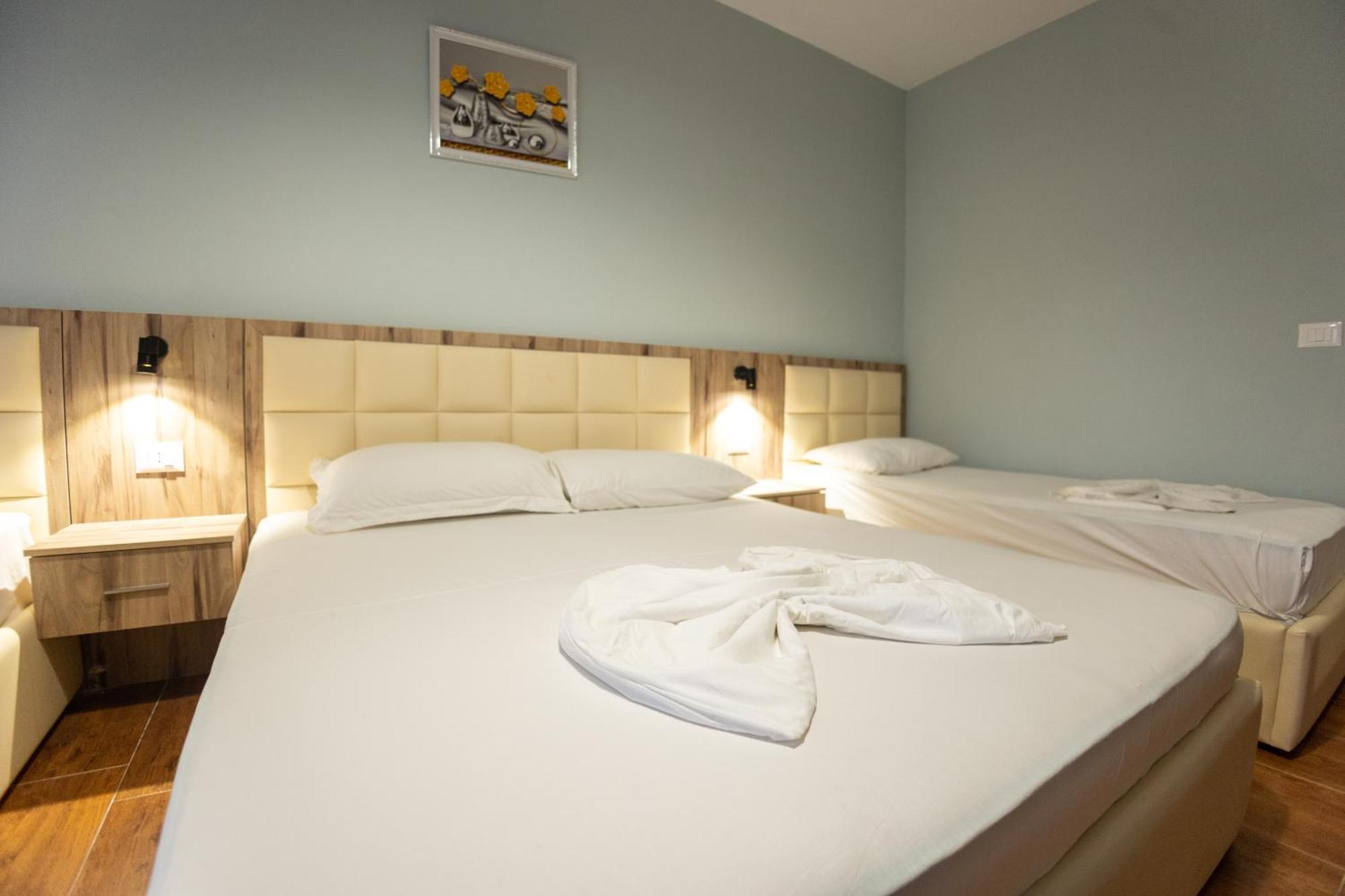 Hotel Klebrido Дуррес Екстер'єр фото