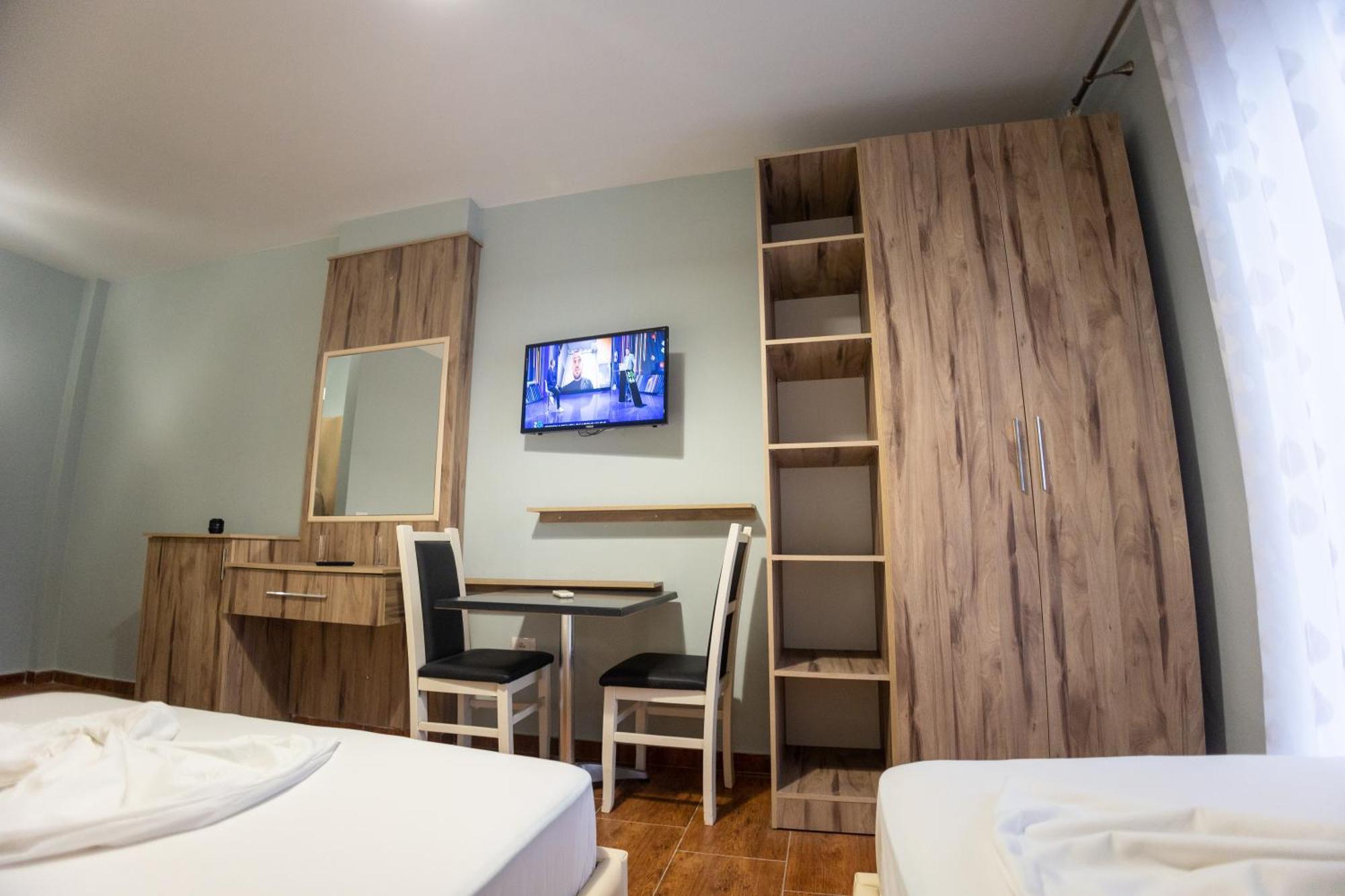 Hotel Klebrido Дуррес Екстер'єр фото