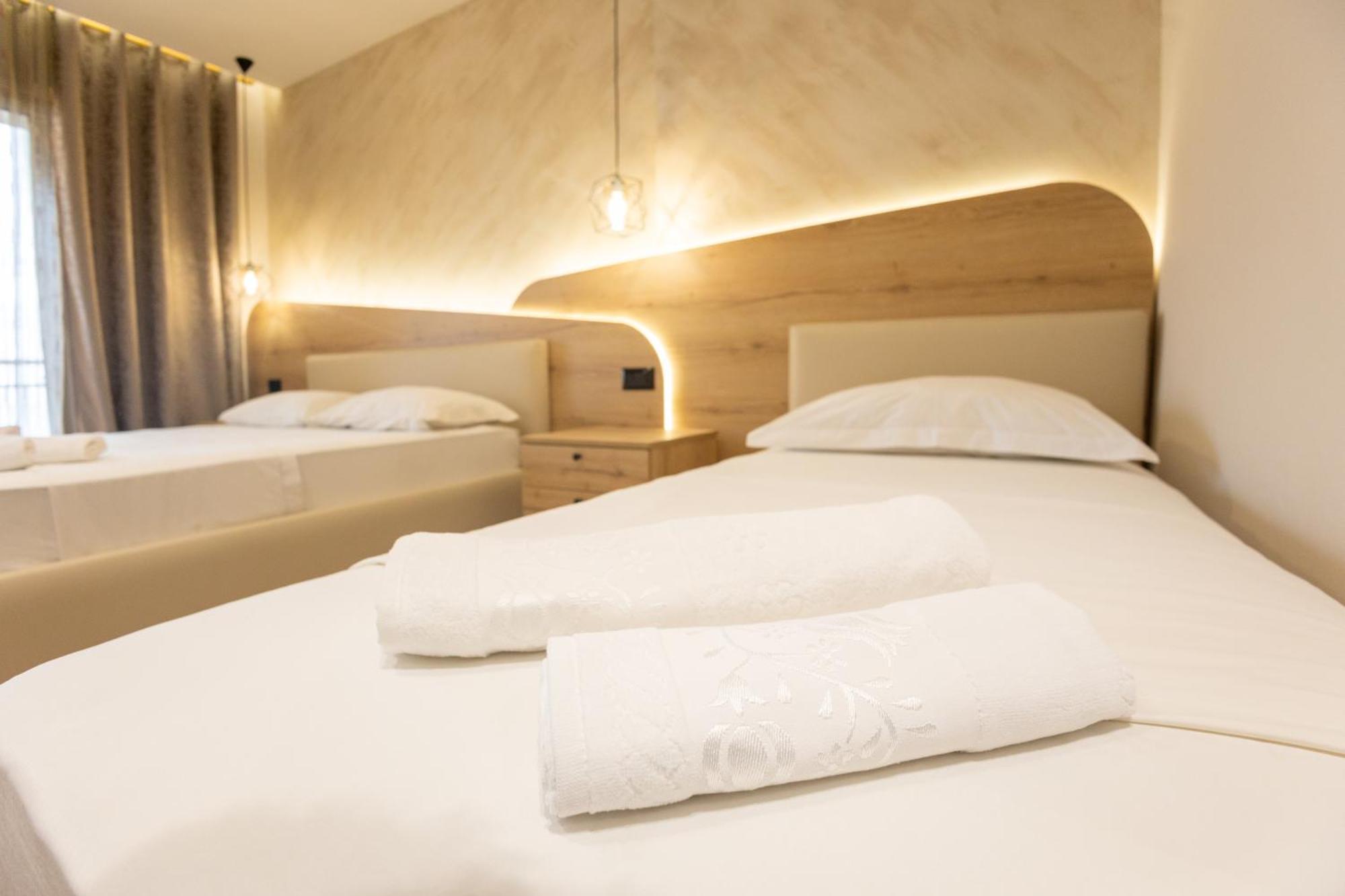 Hotel Klebrido Дуррес Екстер'єр фото