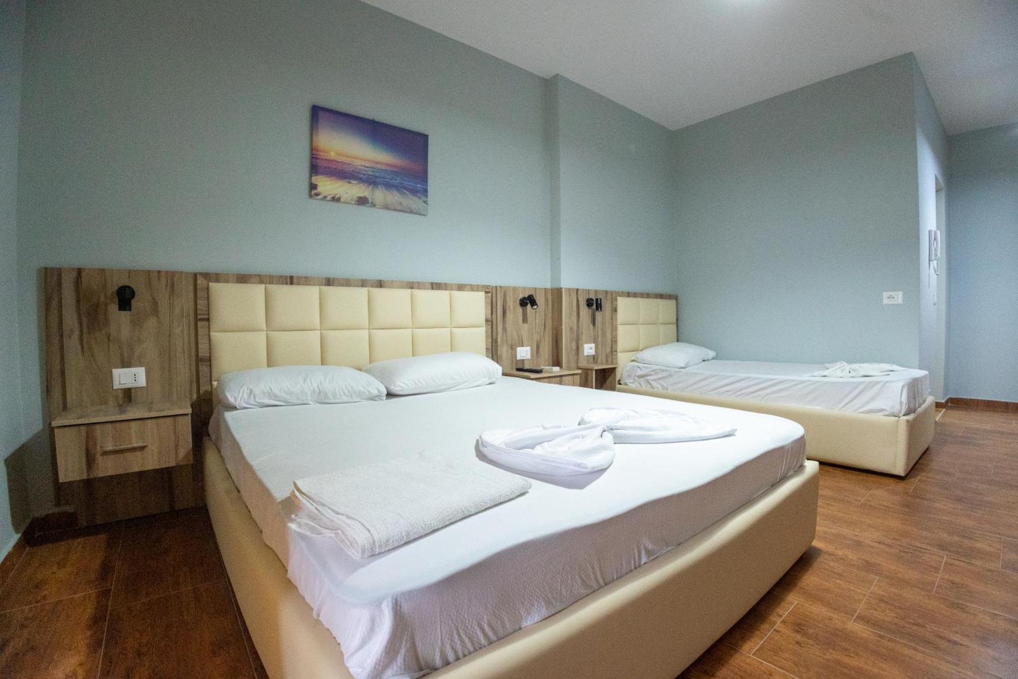 Hotel Klebrido Дуррес Екстер'єр фото