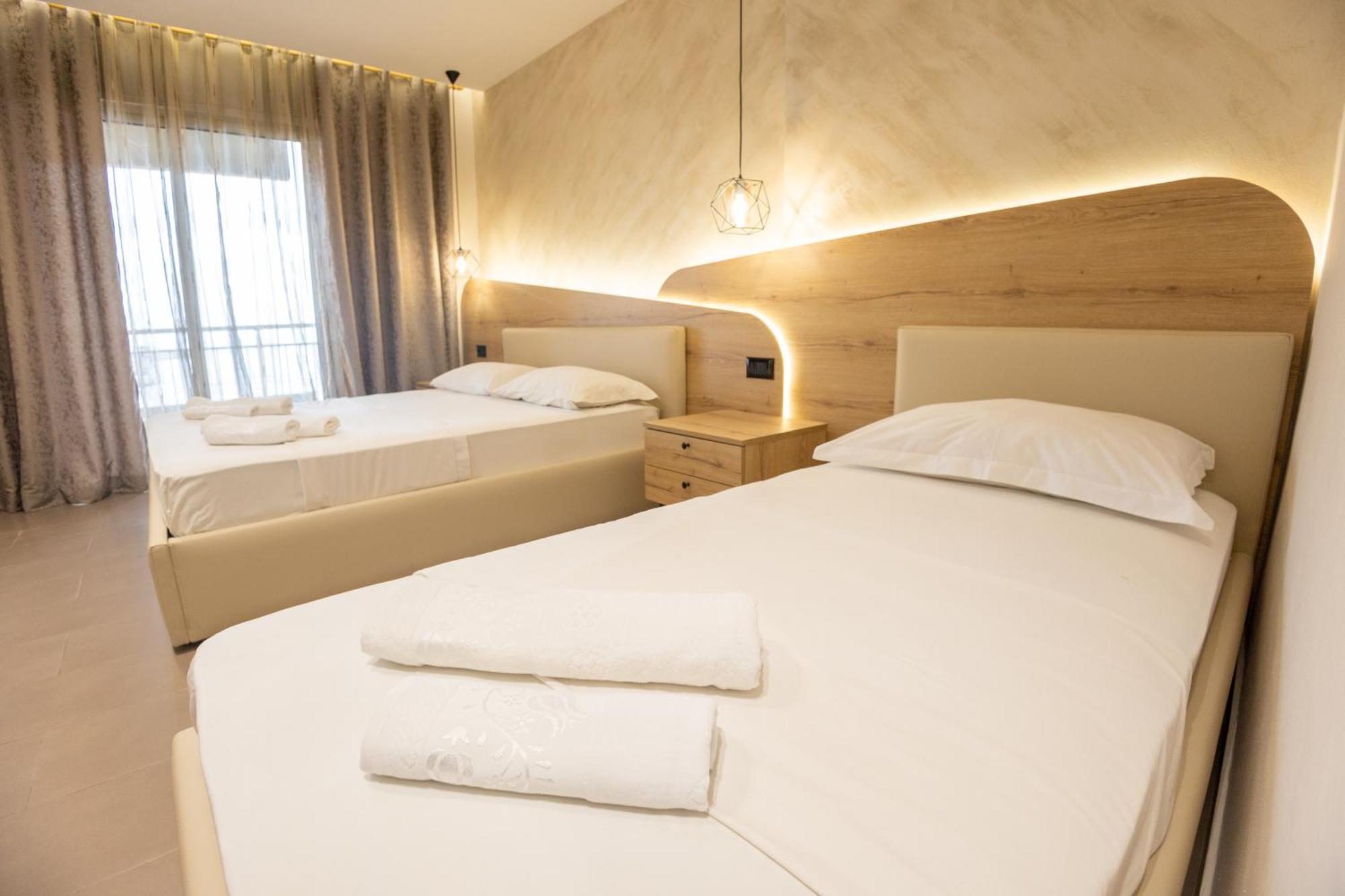 Hotel Klebrido Дуррес Екстер'єр фото