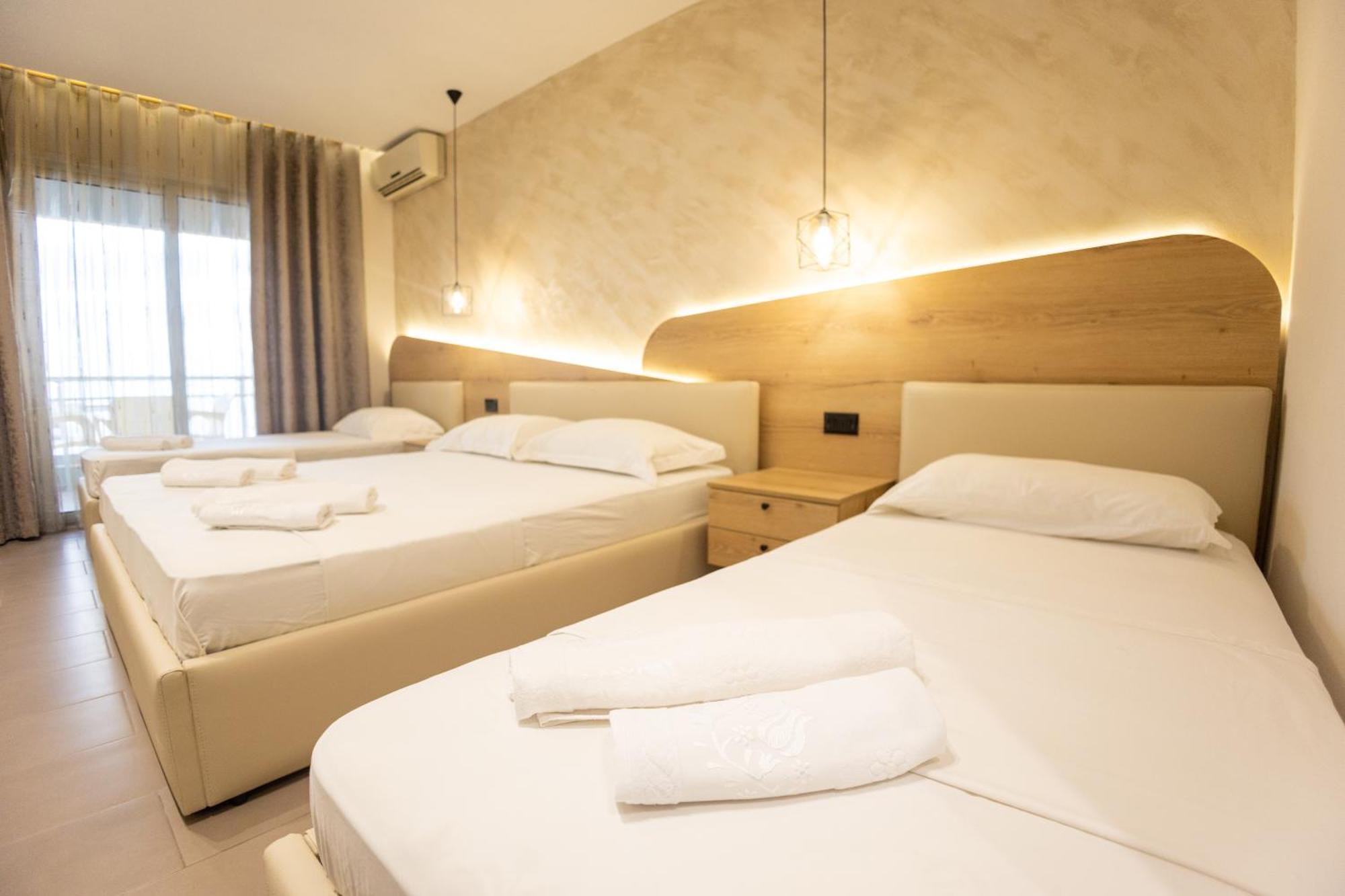 Hotel Klebrido Дуррес Екстер'єр фото