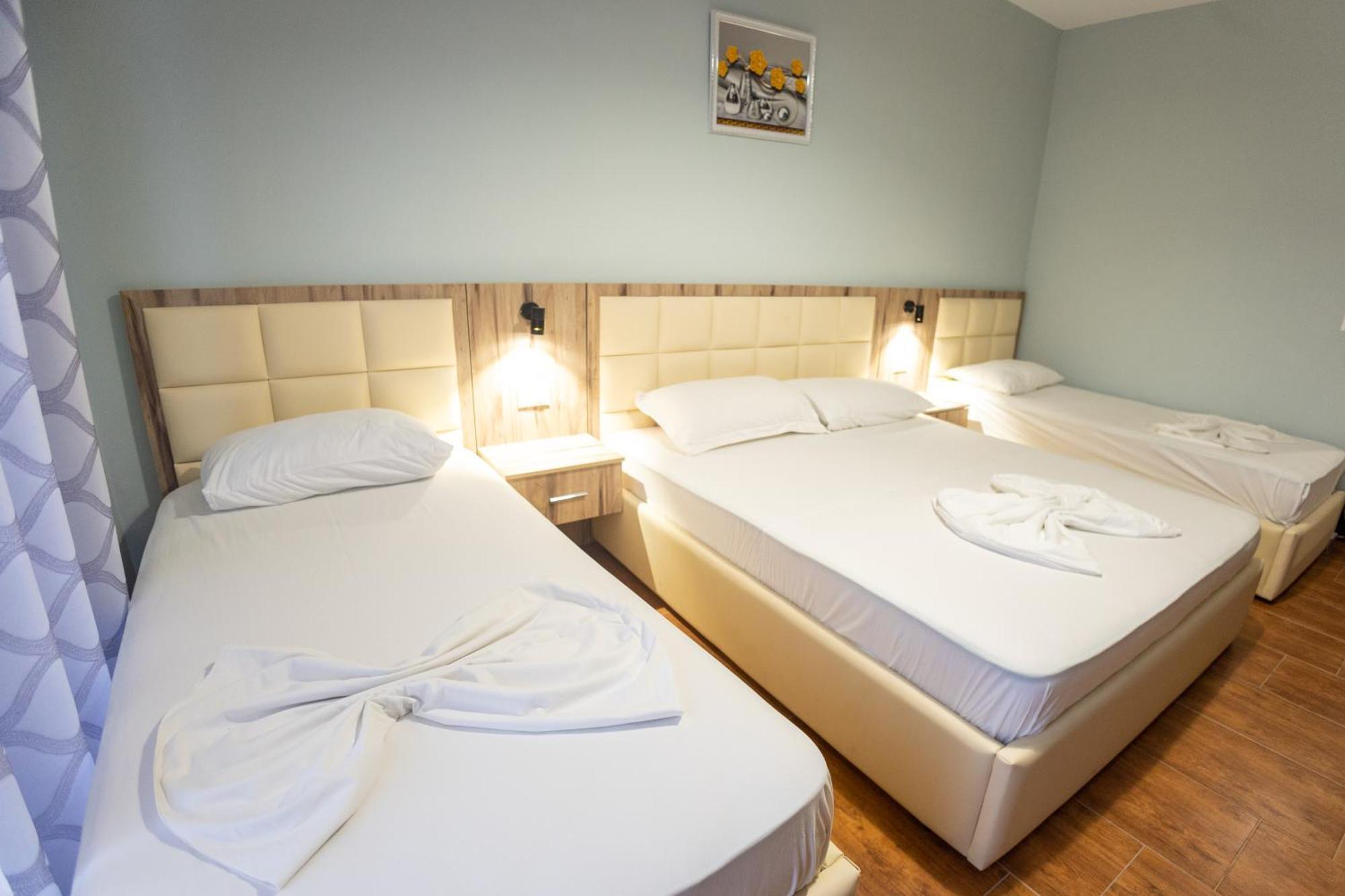 Hotel Klebrido Дуррес Екстер'єр фото