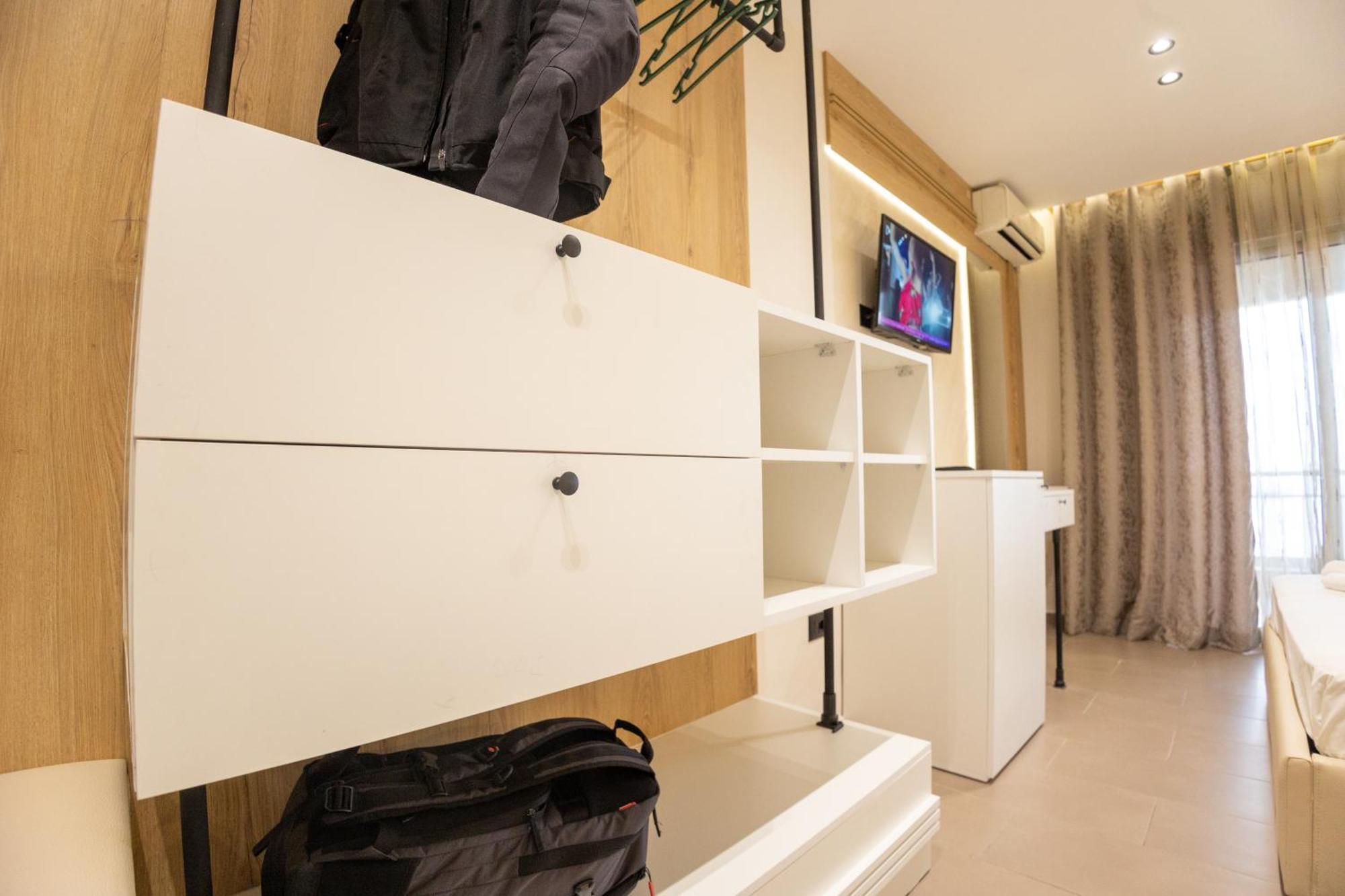 Hotel Klebrido Дуррес Екстер'єр фото