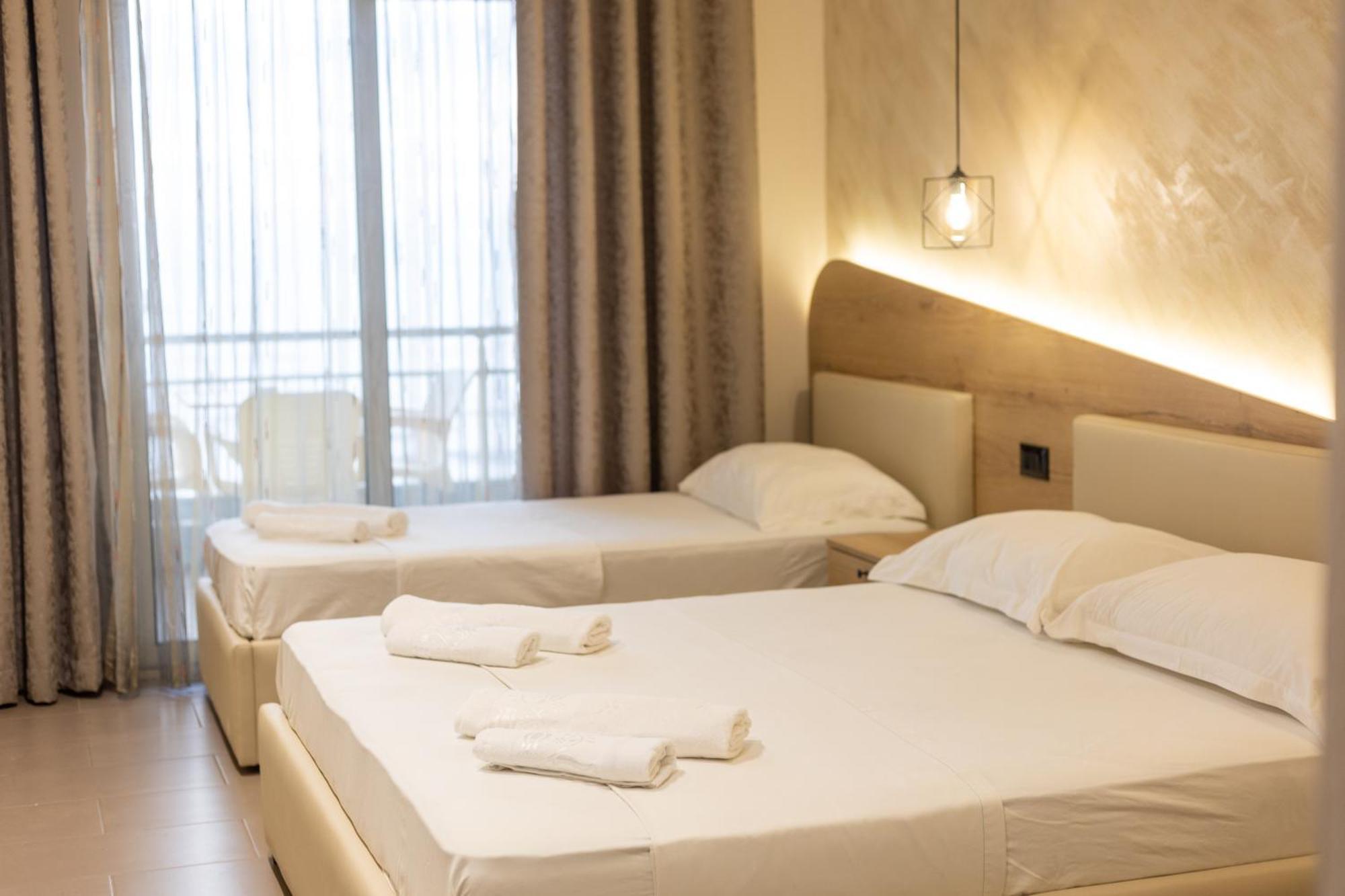 Hotel Klebrido Дуррес Екстер'єр фото