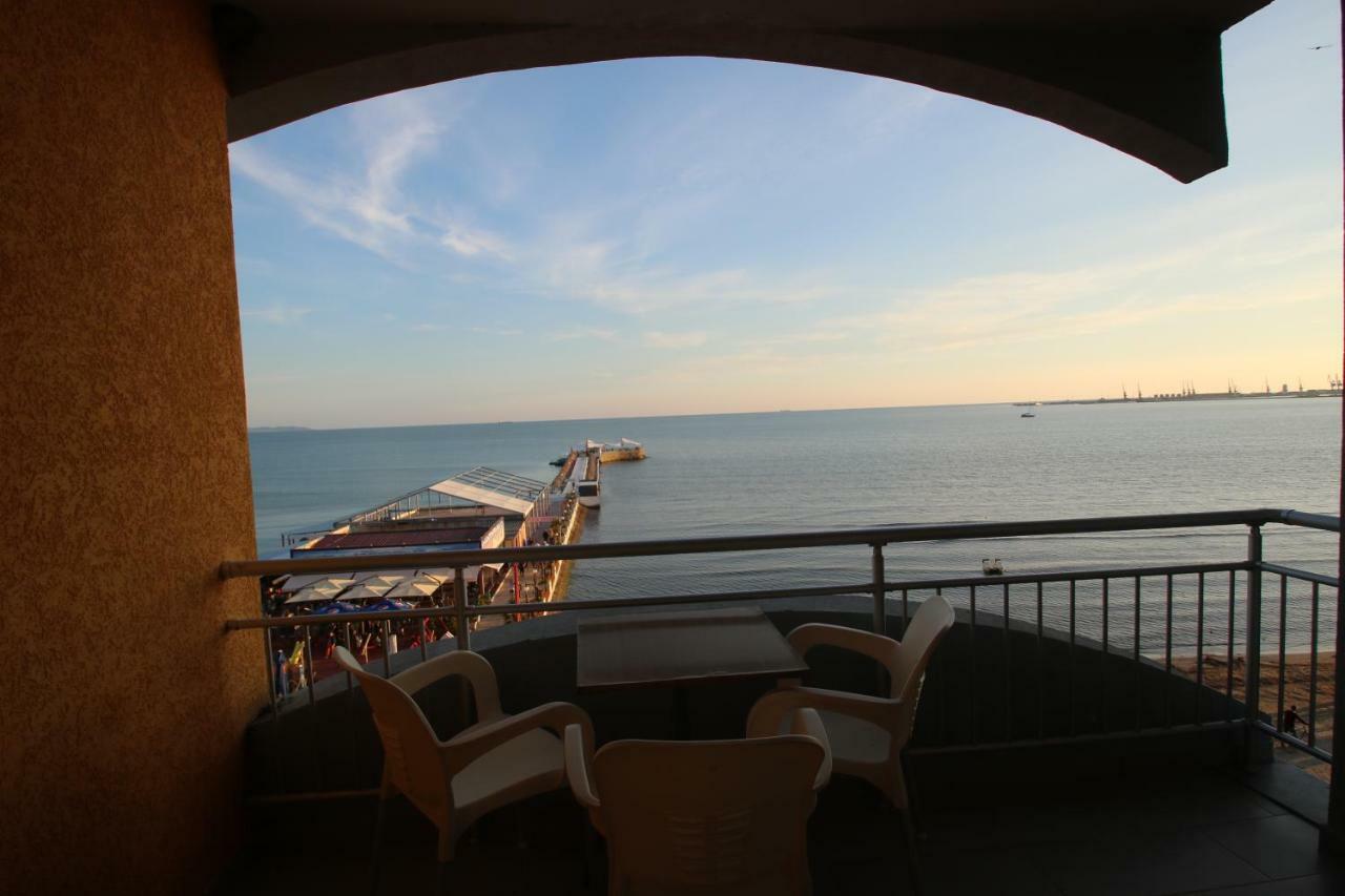 Hotel Klebrido Дуррес Екстер'єр фото